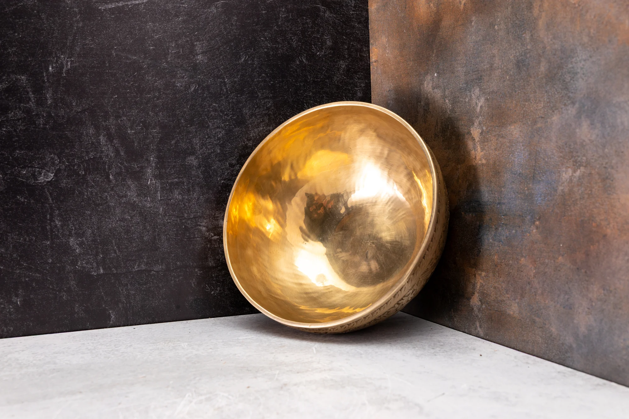 9.5' D Tone 3rd Octave Bronze 0863 - Image 7