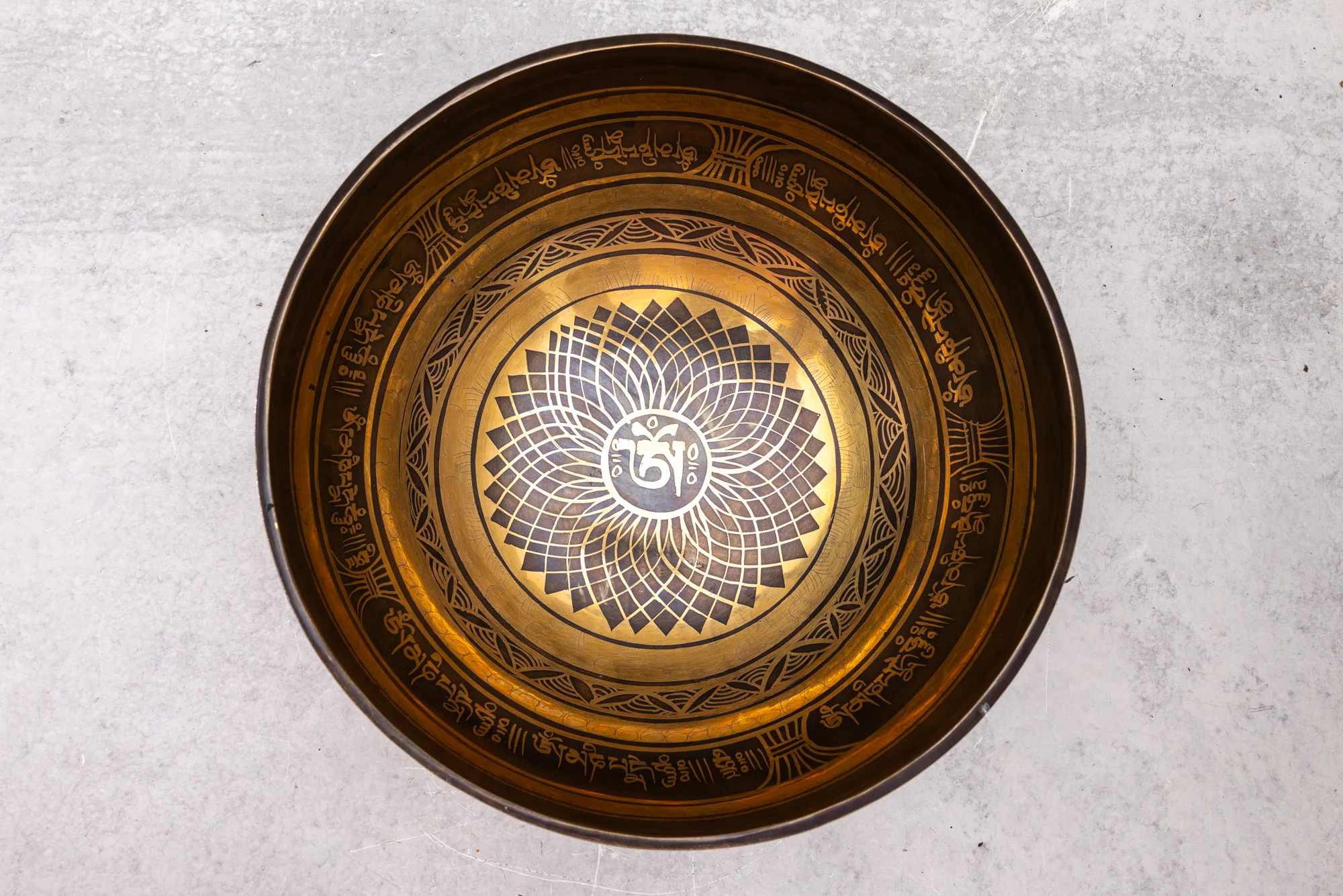 9' E Tone 3rd Octave Bronze 0952 - Image 6