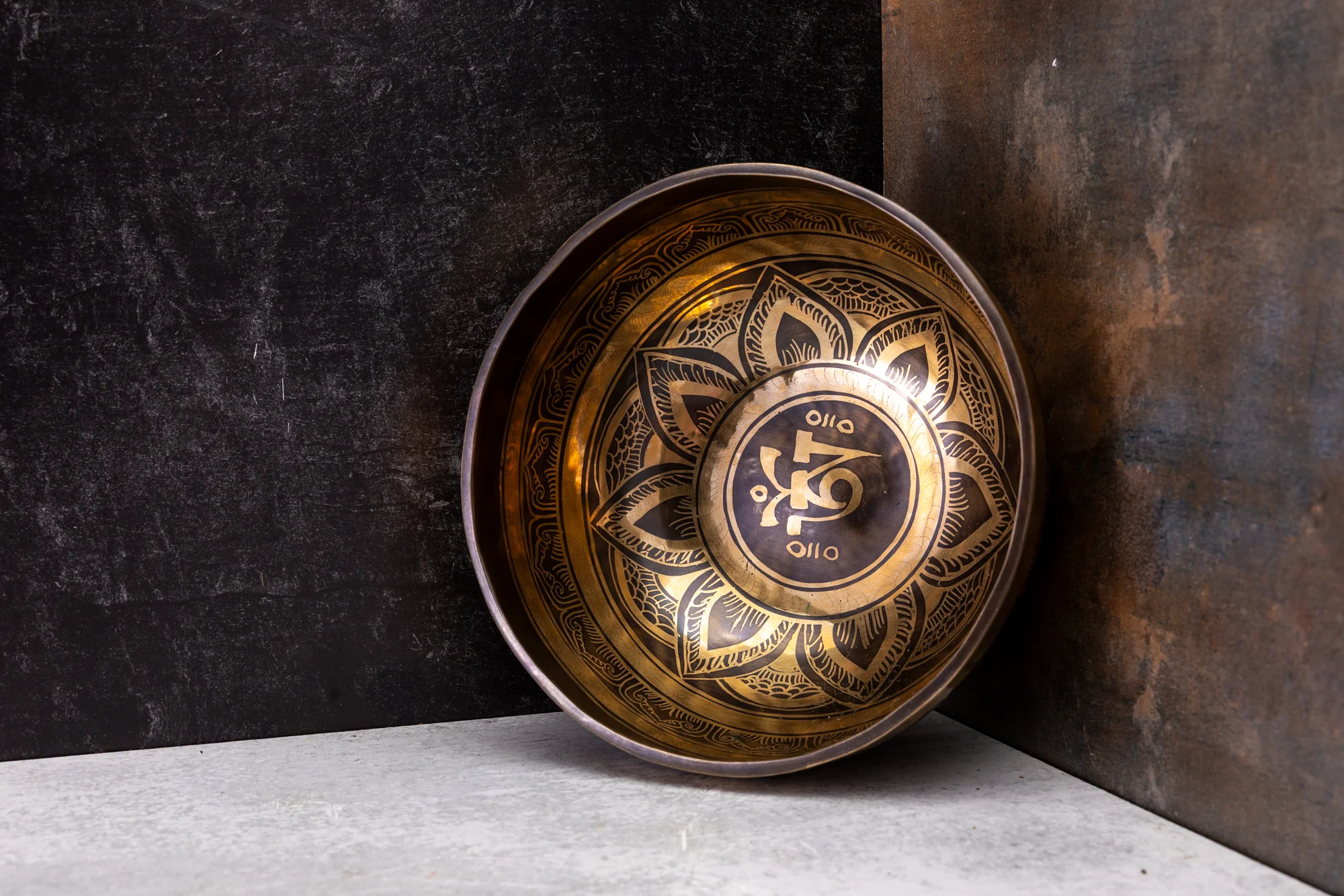 9' F Tone 3rd Octave Bronze 0956 - Image 2