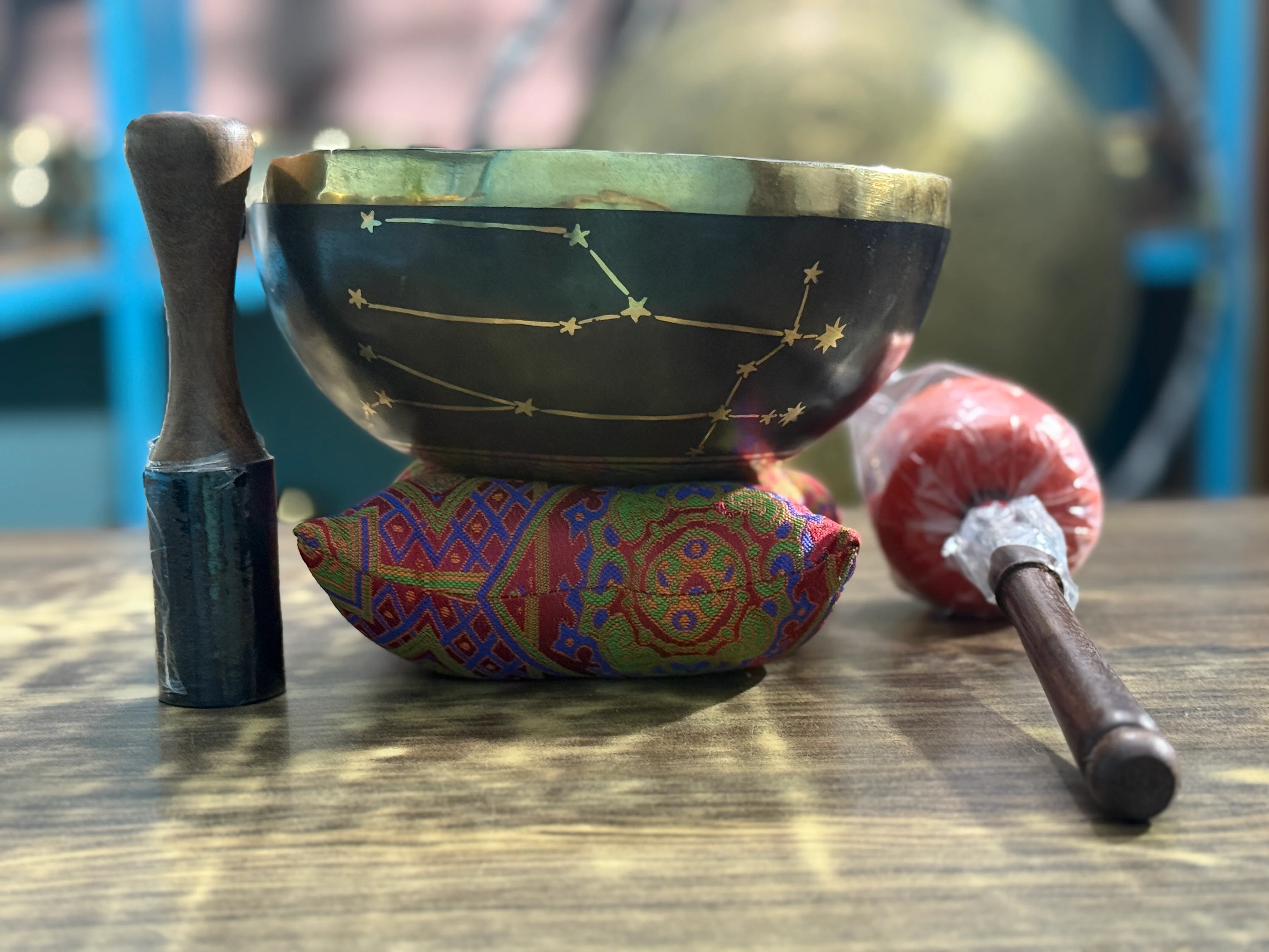 The Gemni Singing Bowl - 9 inch Large | Handmade In Nepal - Image 14