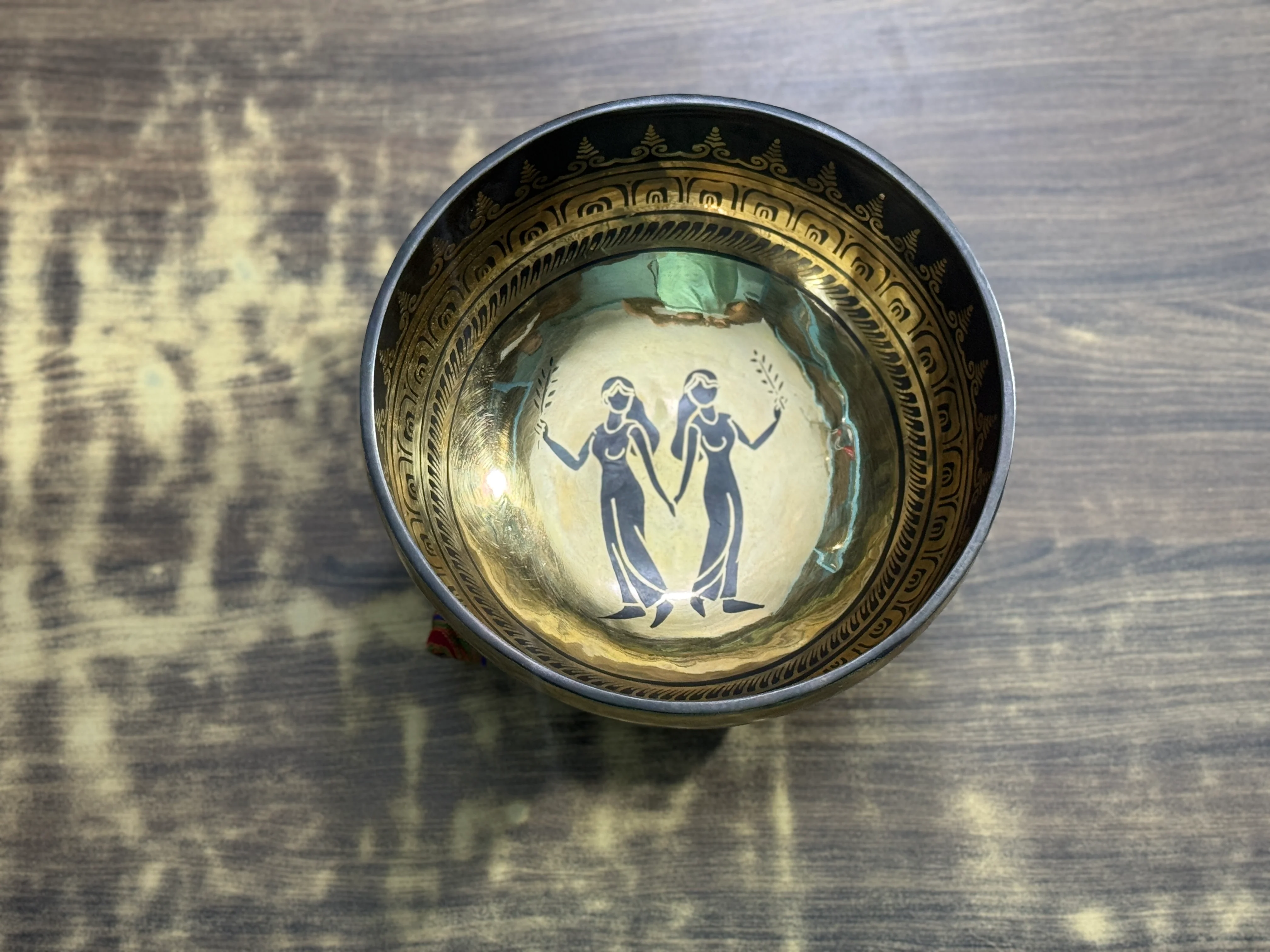 The Gemni Singing Bowl - 9 inch Large | Handmade In Nepal - Image 28