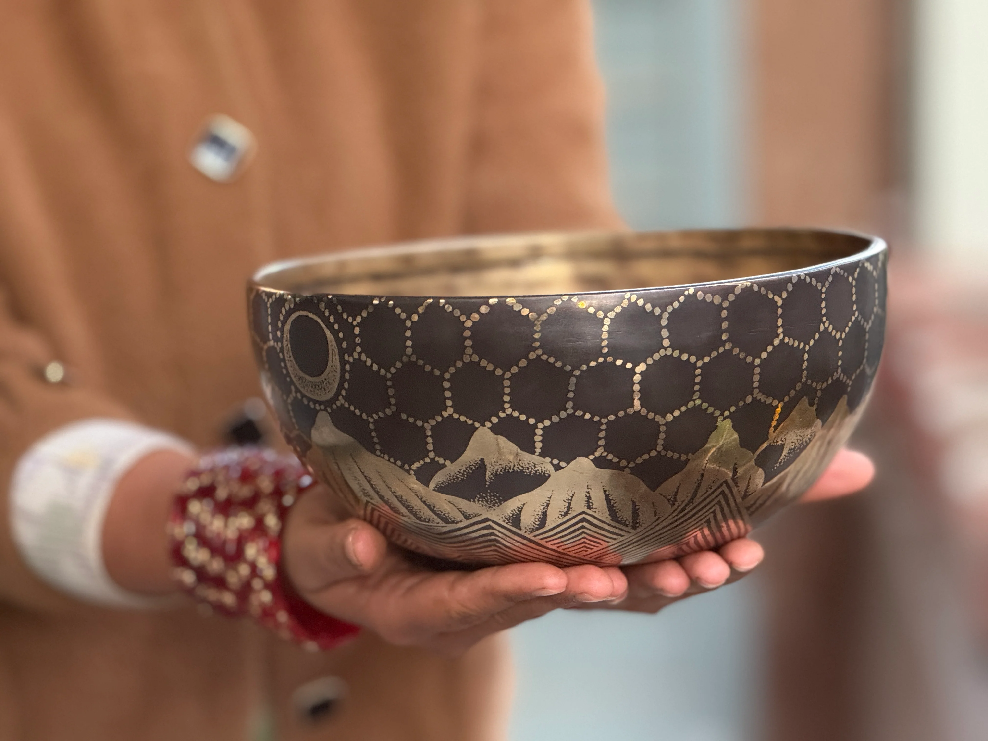 The Summit Bowl: 9 Inch Diameter Masterpiece Bowl - Image 35