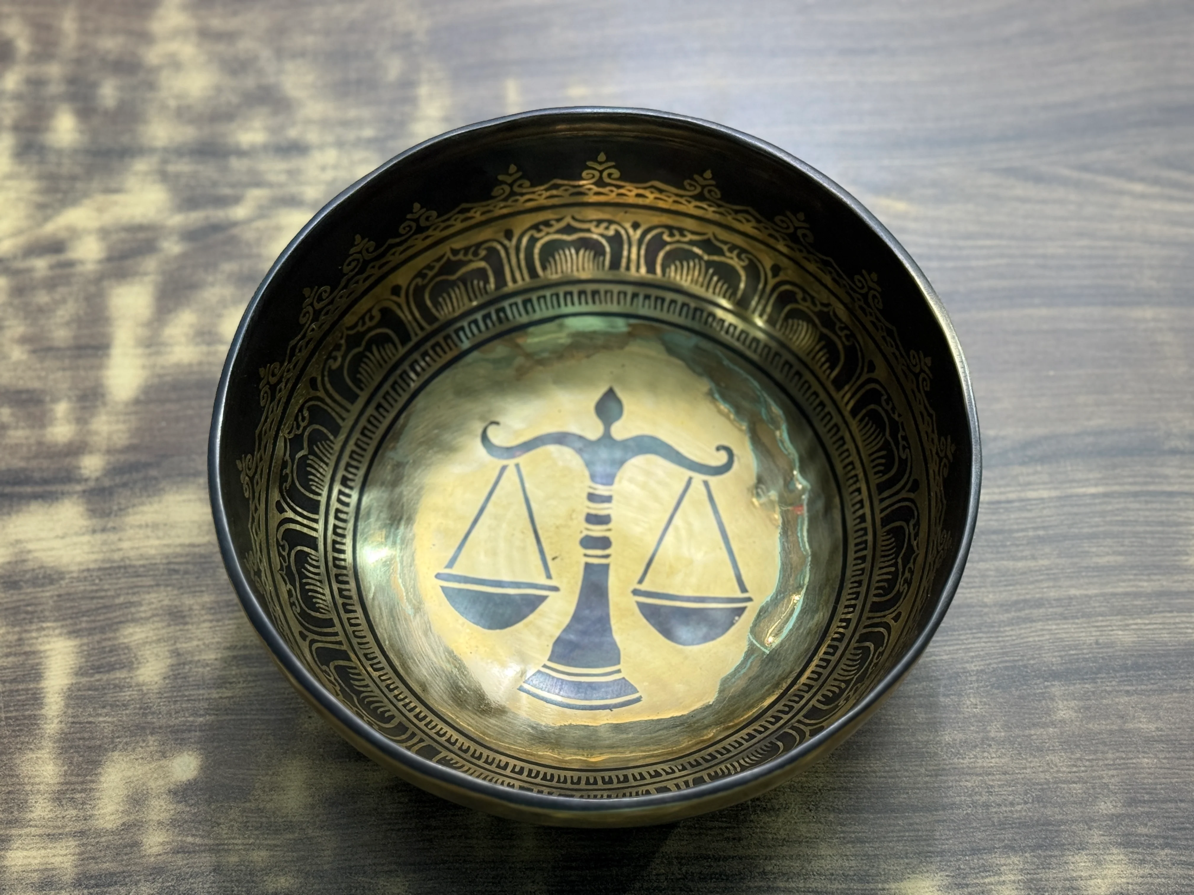 The Libra Singing Bowl - 9 inch Large | Handmade In Nepal - Image 10