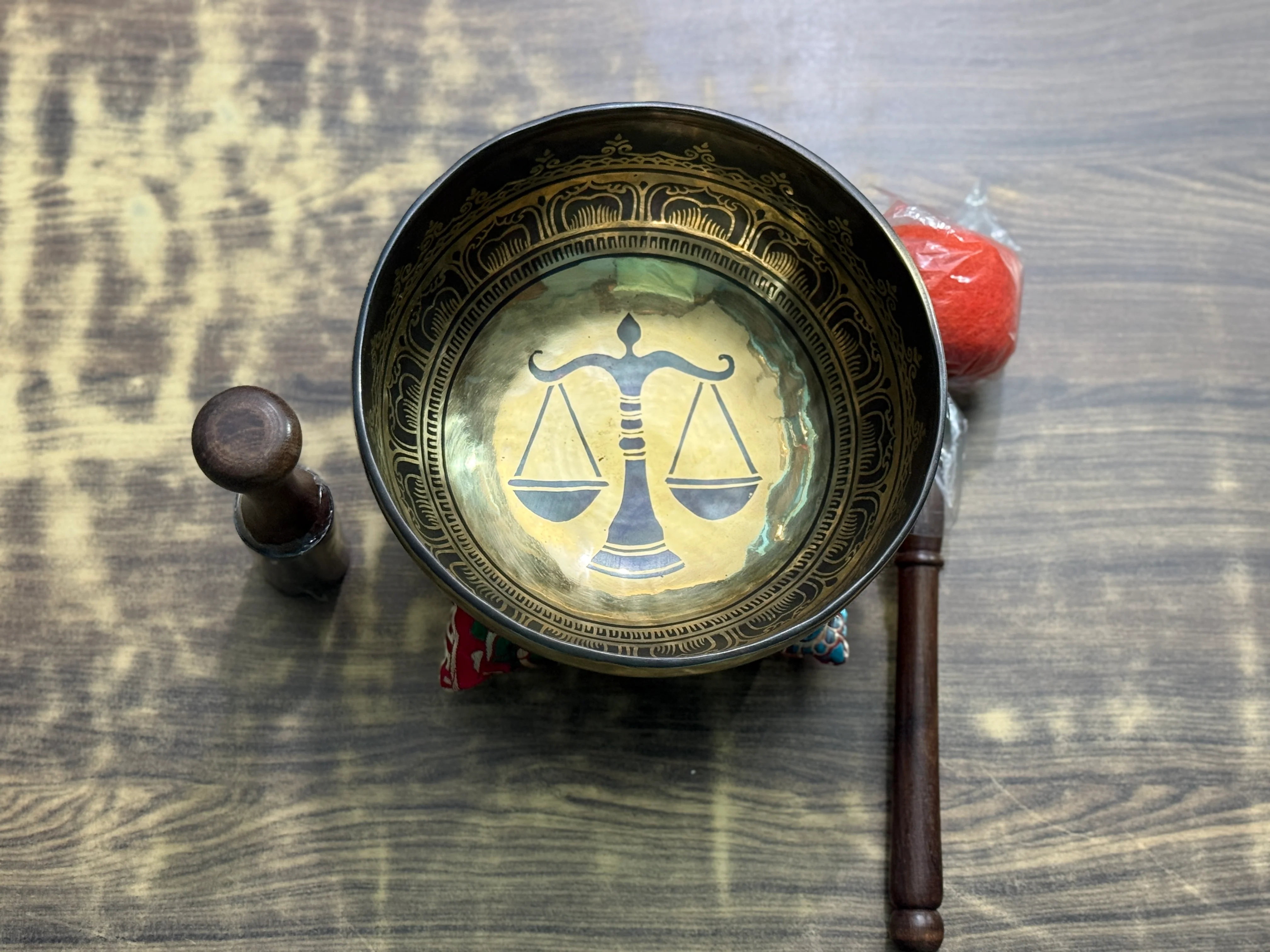 The Libra Singing Bowl - 9 inch Large | Handmade In Nepal - Image 16